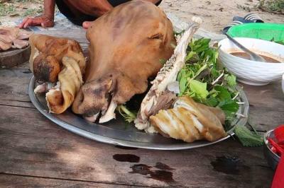 Đầu Bò Làm Món Gì Ngon? Top 5+ Món Ngon Từ Thịt Đầu Bò