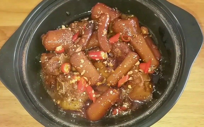 Đuôi heo kho