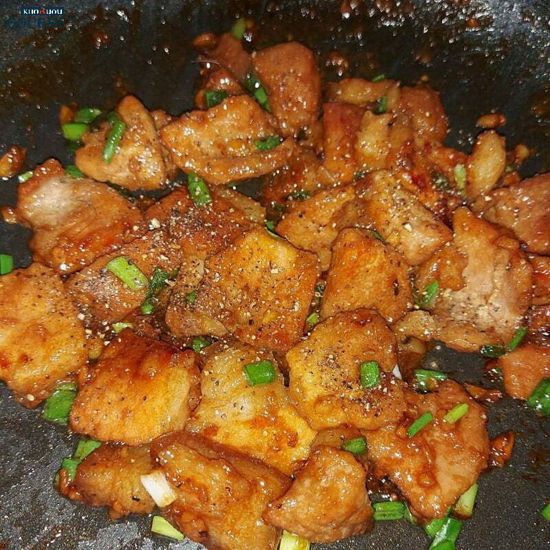 Thịt lợn ram nước dừa